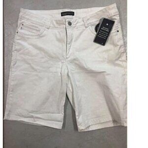 NWT Lee platinum label. Size 14m. New with tags.